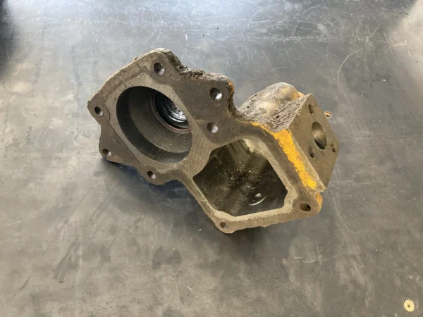 Transmission Output Shaft Front Cover - Image 4